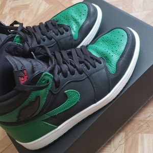Air Jordan 1 Retro Pine Green 2.0